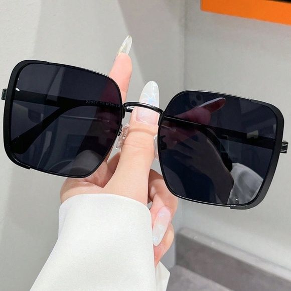Luxe Gradient Bug Eye Oversized Square Sunnies Sunglasses